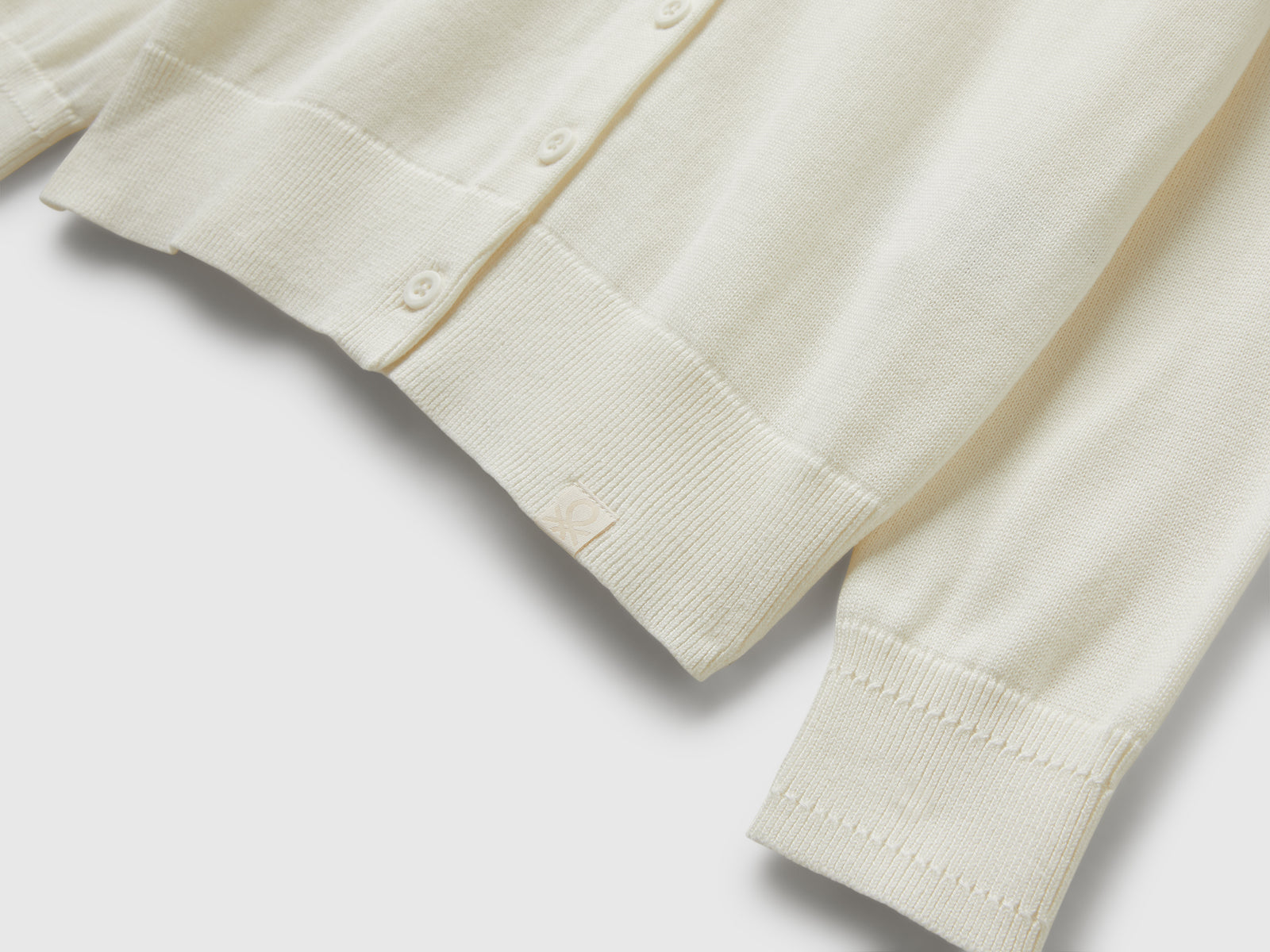 Cardigan girocollo in puro cotone da bambina bianco panna 3 | Benetton Outlet