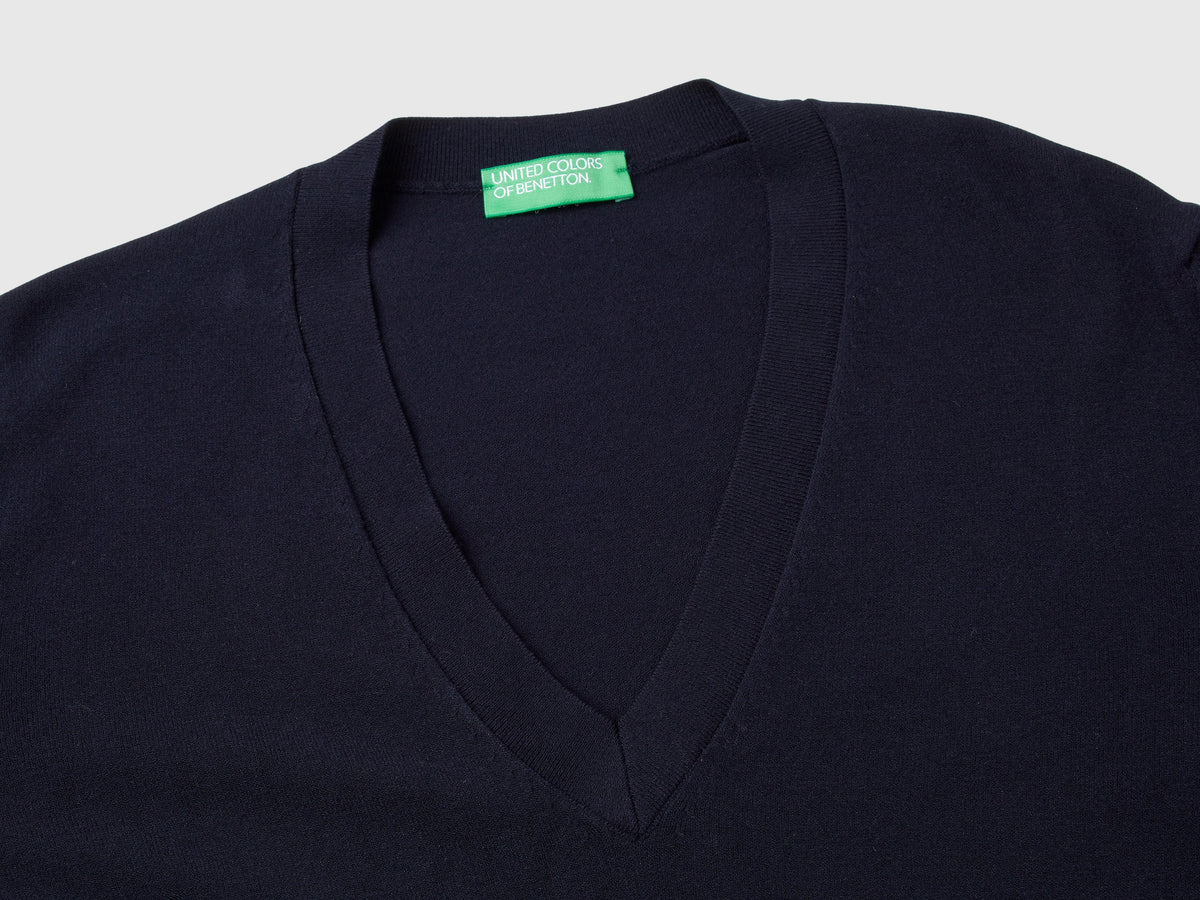 Maglia con scollo a V in misto viscosa