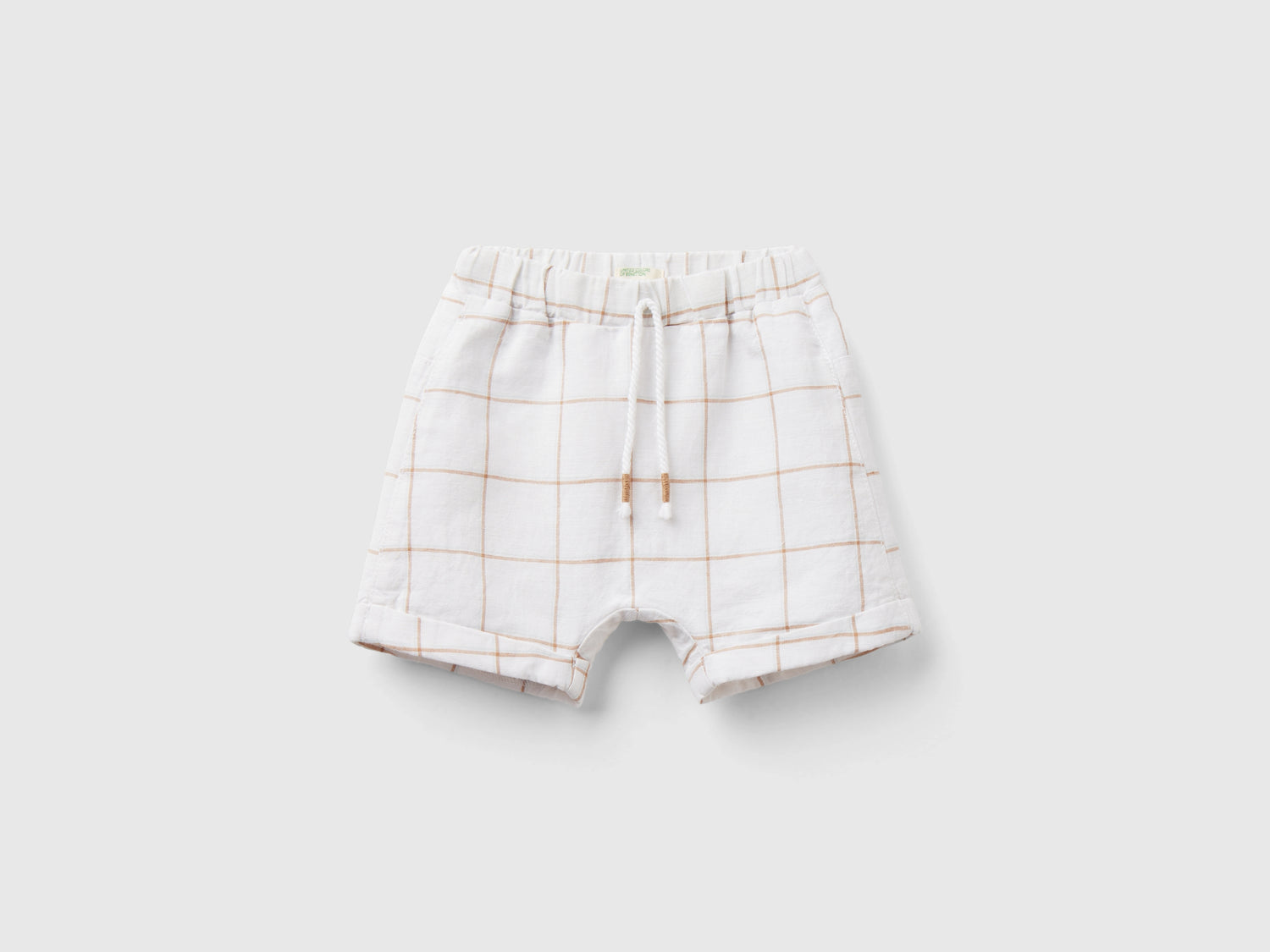 Shorts a quadri in misto lino da neonato bianco | Benetton Outlet