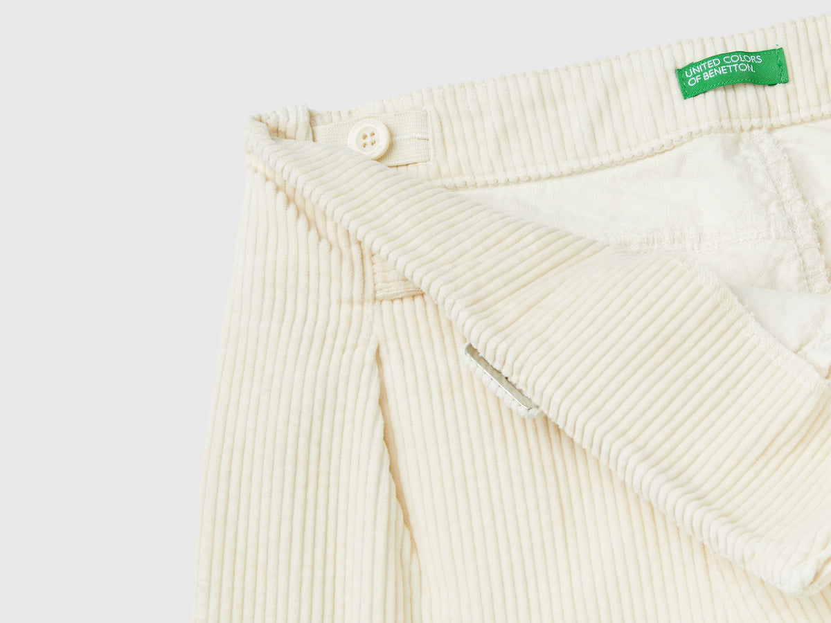 Pantaloni in velluto wide fit