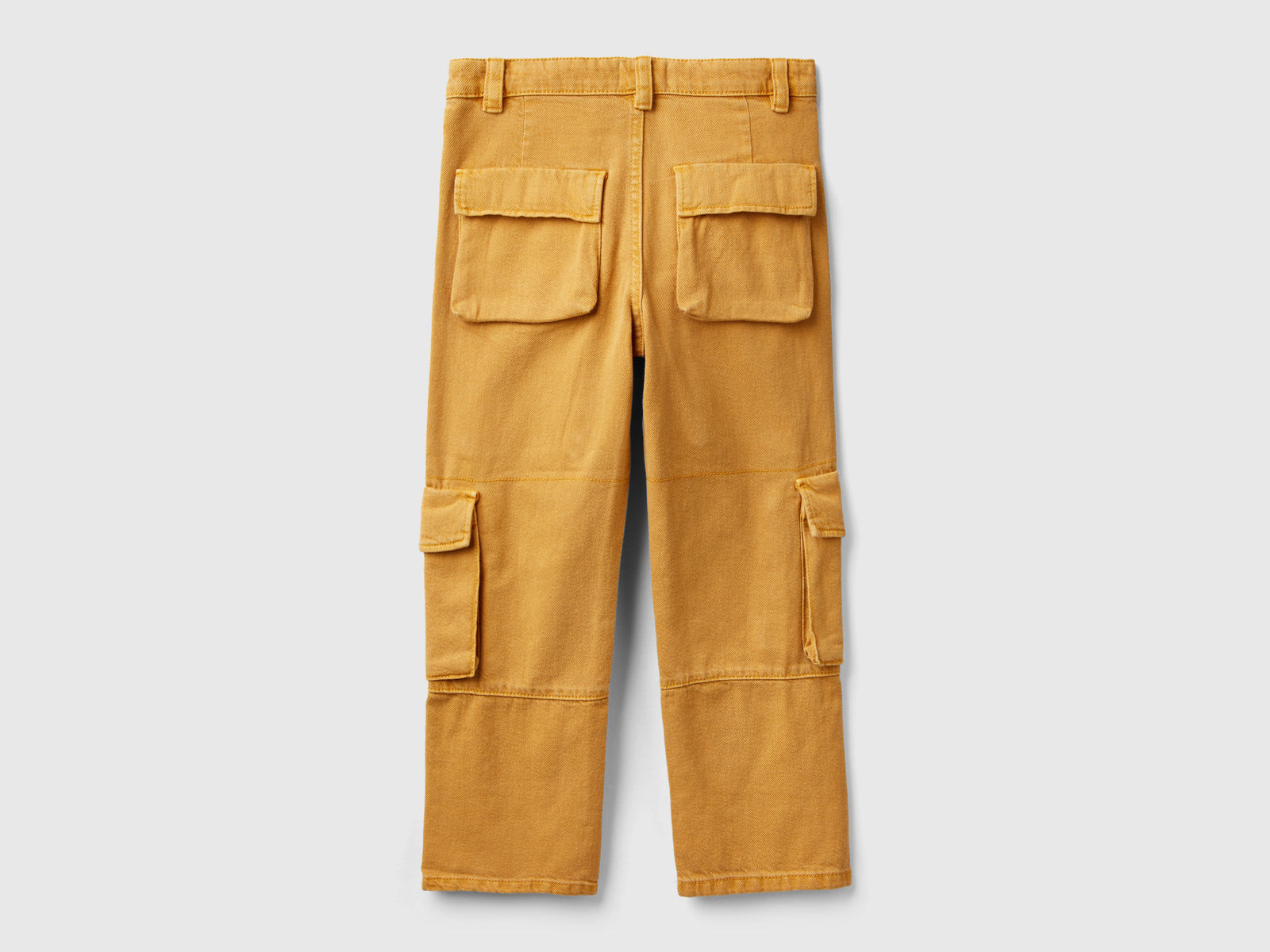 Pantaloni con tasconi da bambino senape 2 | Benetton Outlet