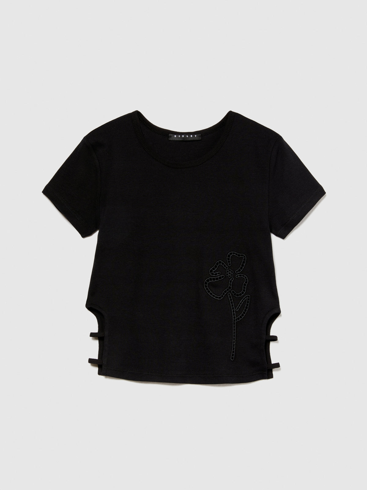 T-shirt con ricamo e cut-out