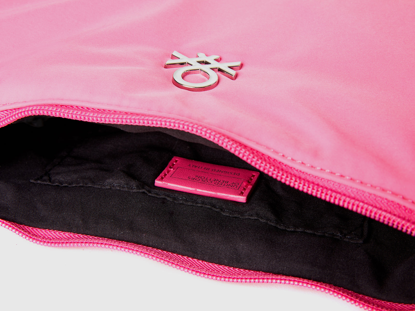 Borsa tracolla a mezzaluna da donna ciclamino 3 | Benetton Outlet