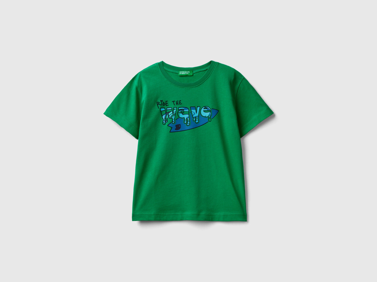 T-shirt con dettagli fluo da bimbo verde | Benetton Outlet