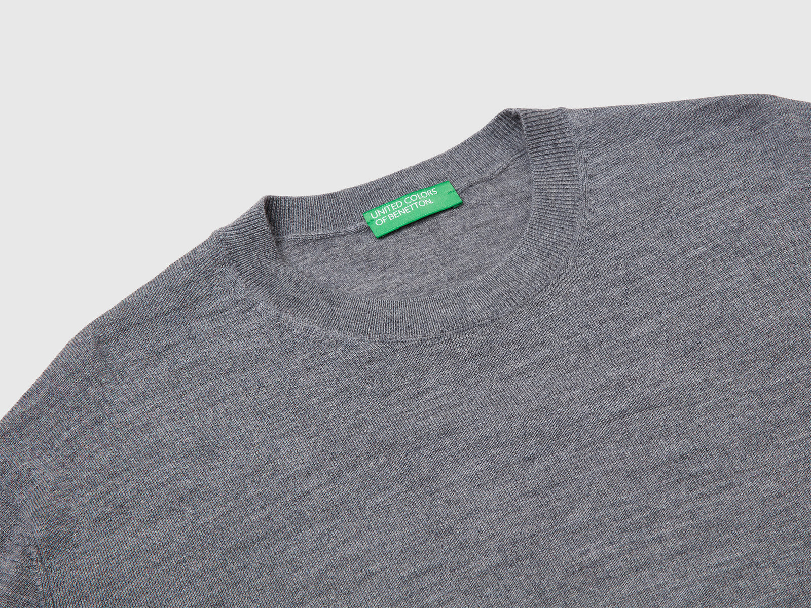 Maglia in pura lana Merino da uomo grigio scuro 3 | Benetton Outlet