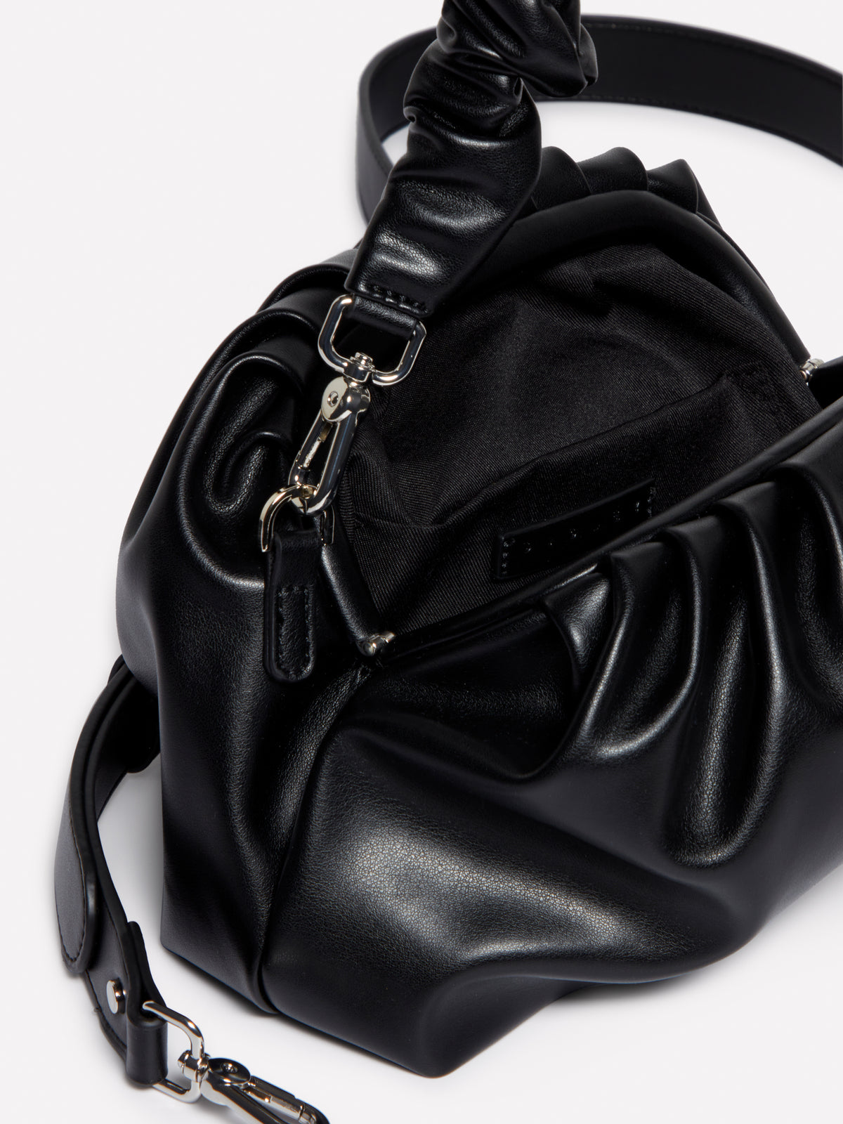 Pochette con manico arricciato
