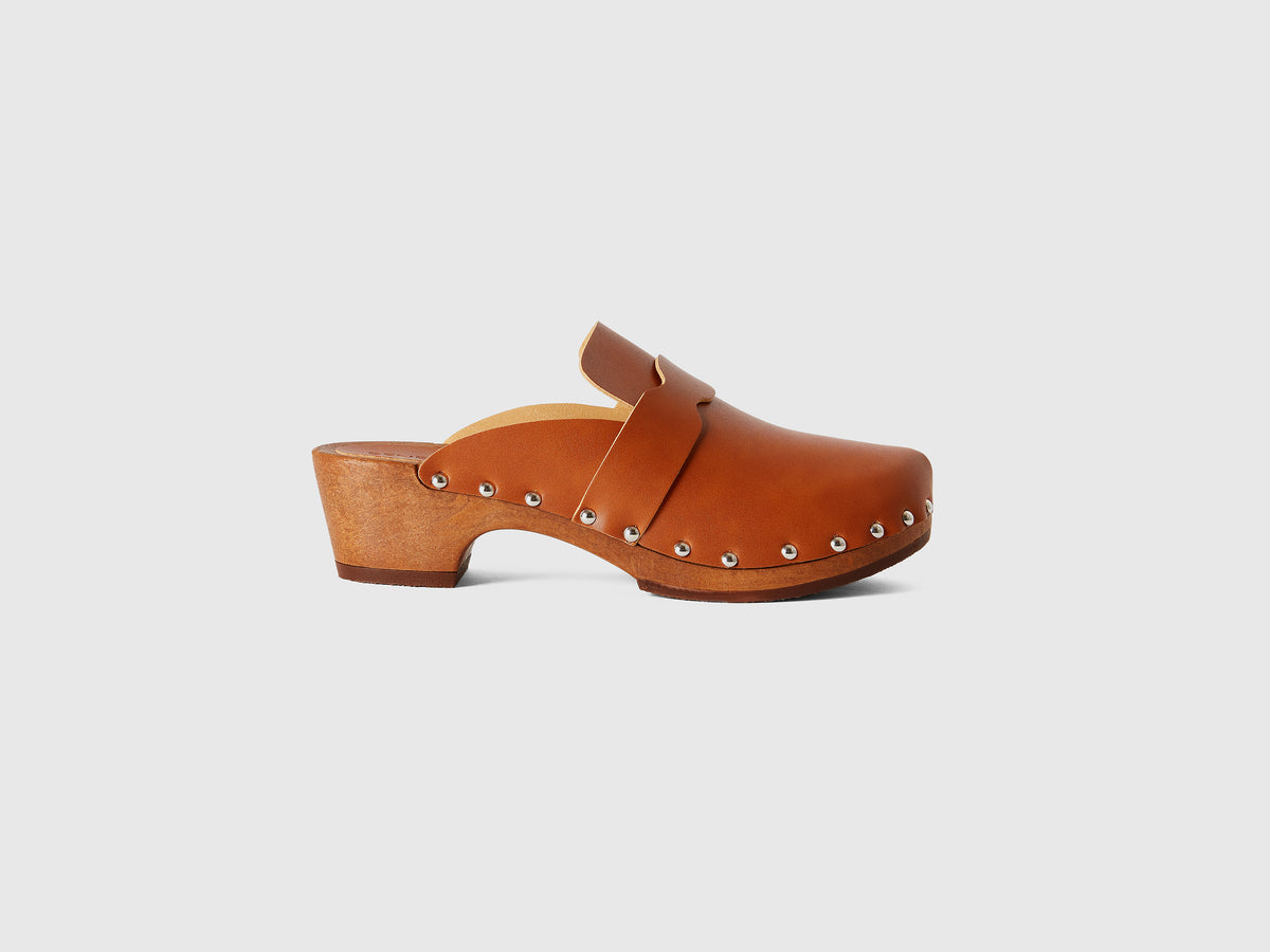 Clogs with studs da donna marrone | Benetton Outlet