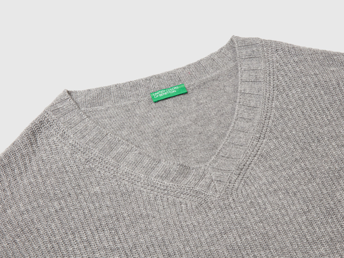 Maglia scollo a V in misto lana