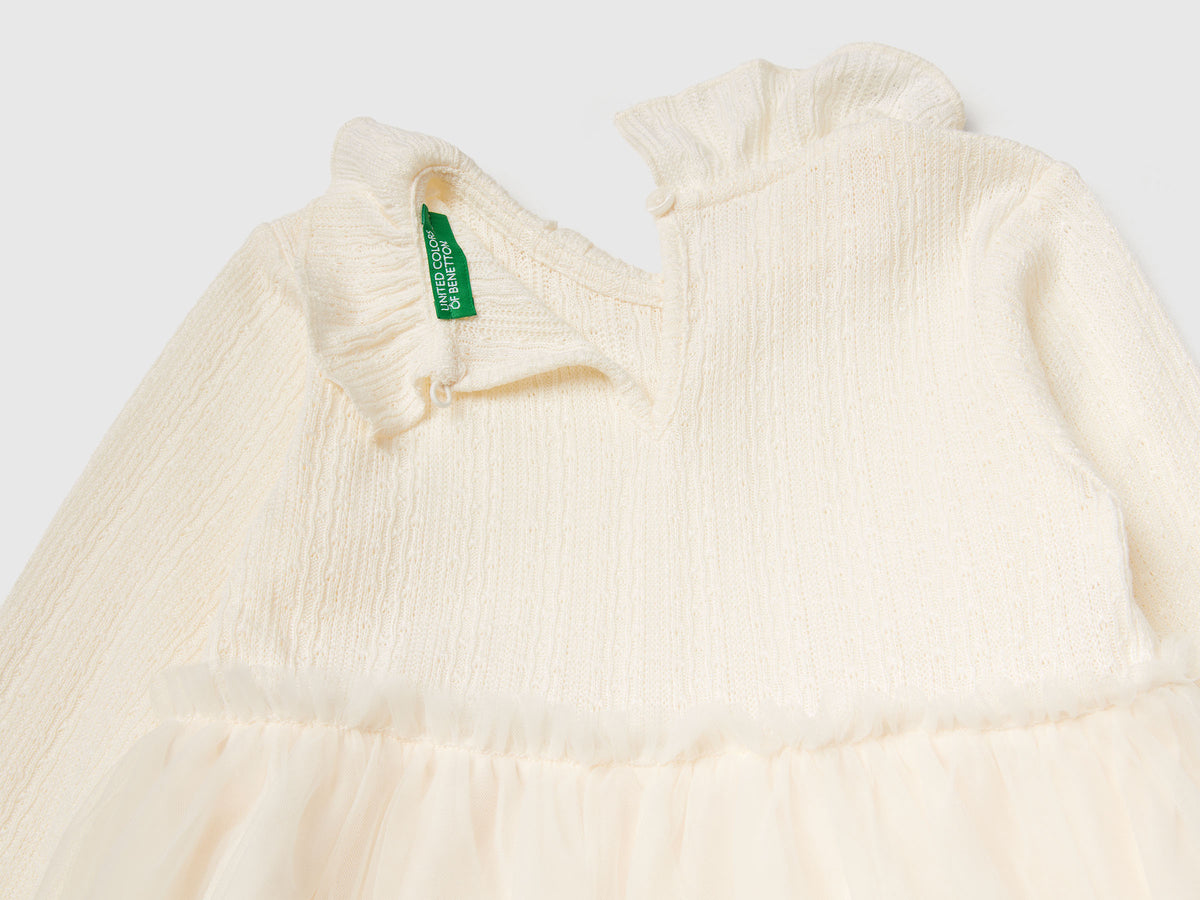 Abito con colletto in tulle