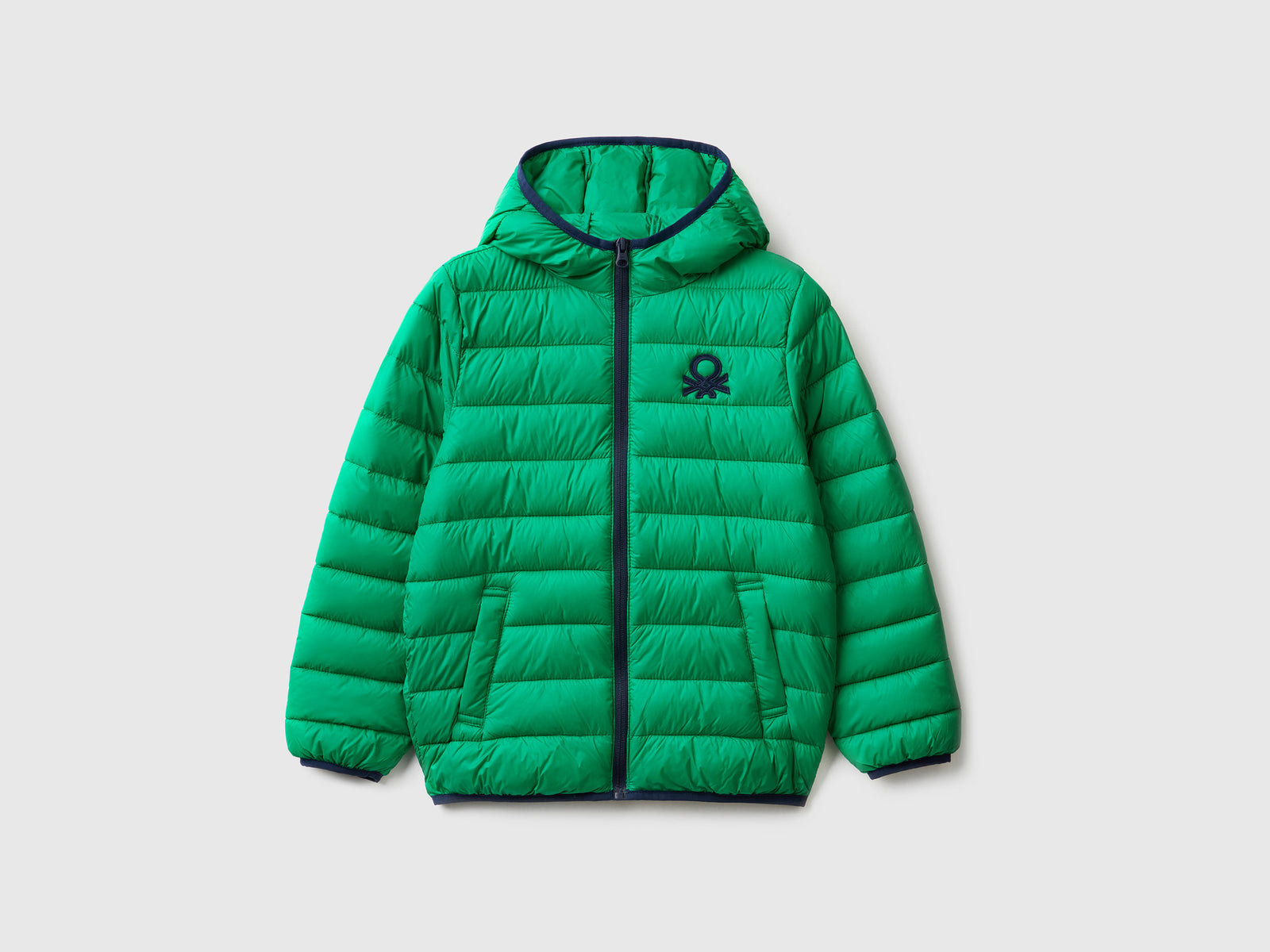 Giubbotto imbottito con cappuccio da bambino verde | Benetton Outlet