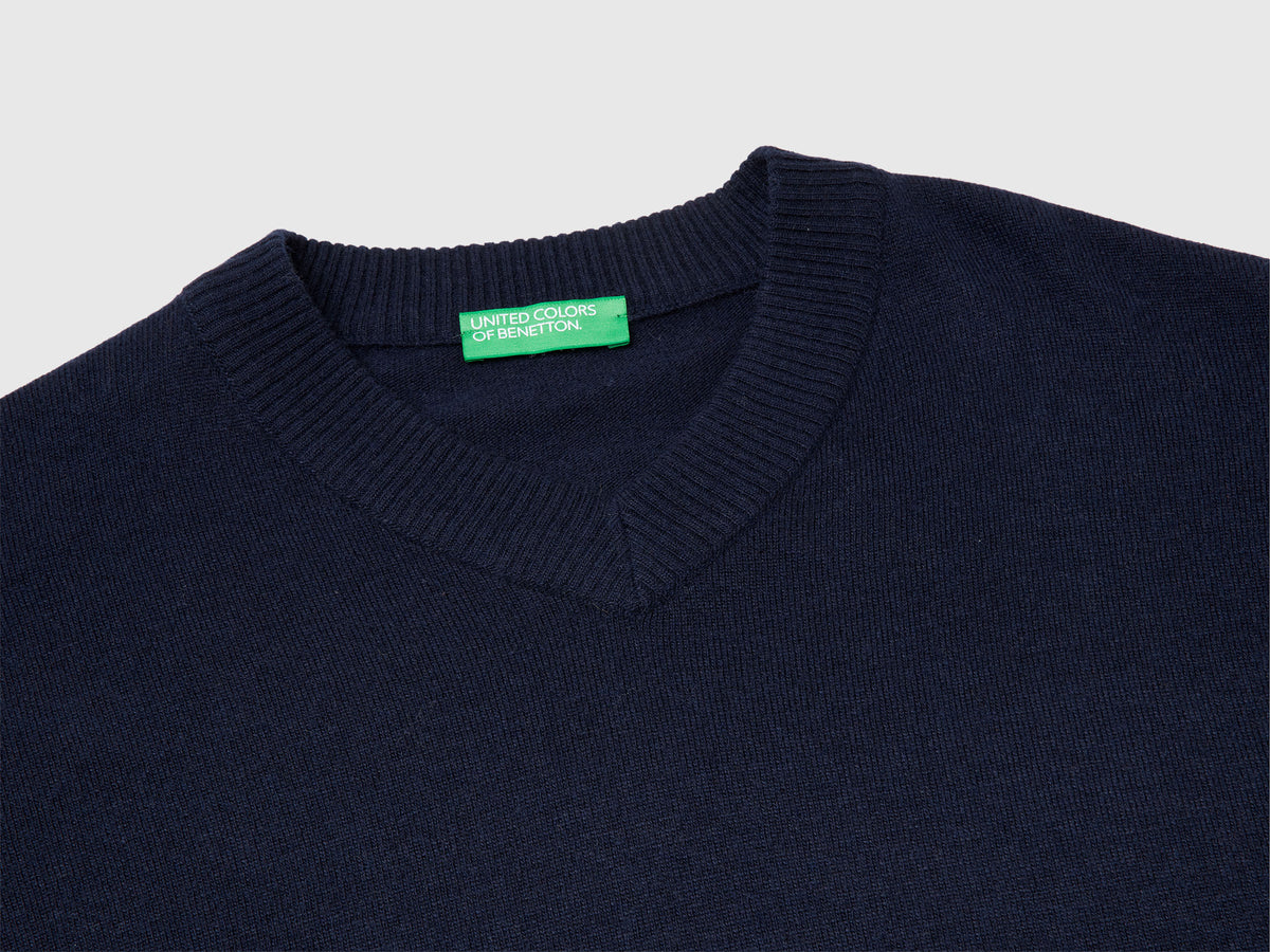 Maglione con scollo a V