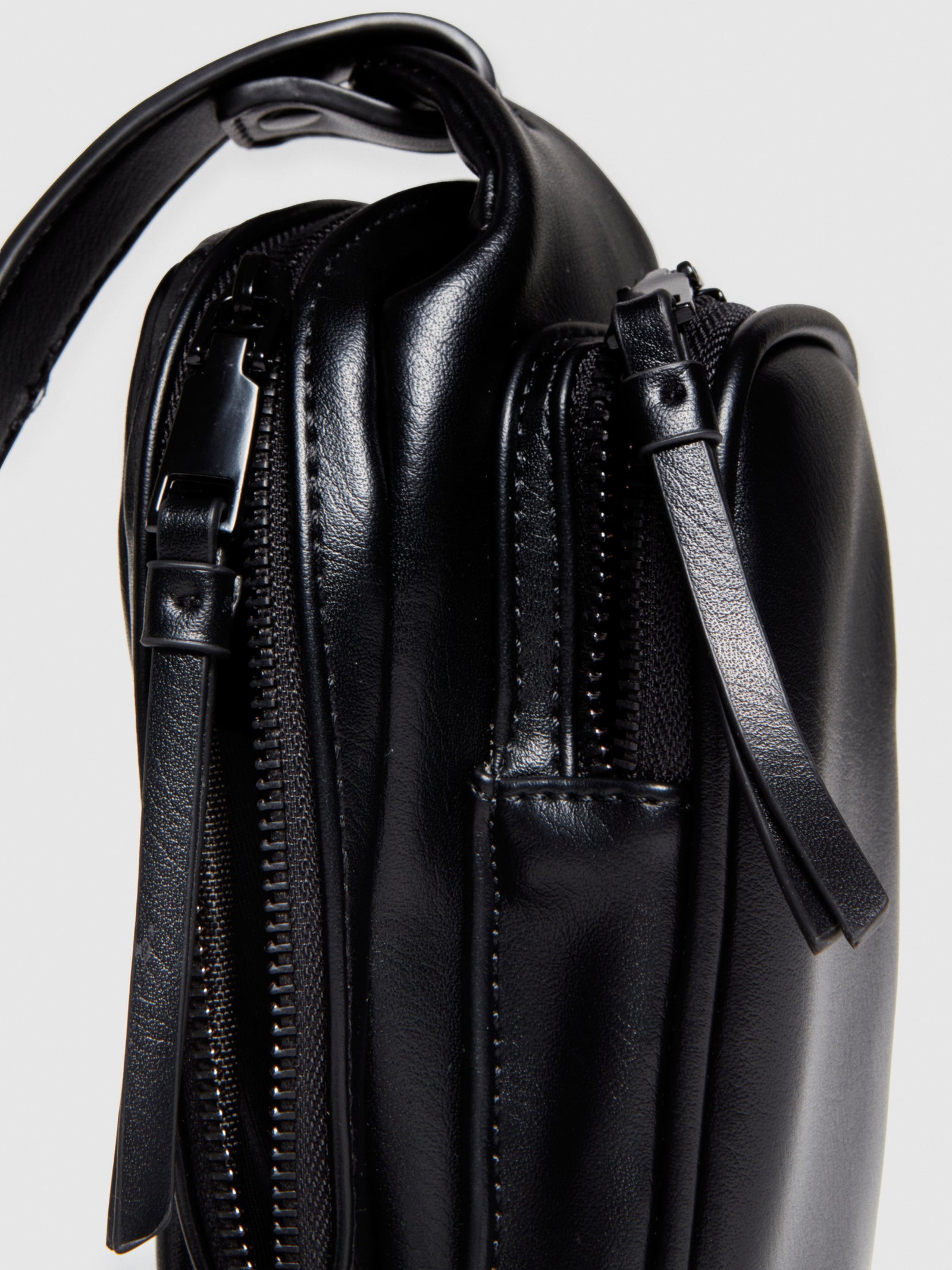 Marsupio con tasconi da uomo nero 2 | Sisley Outlet