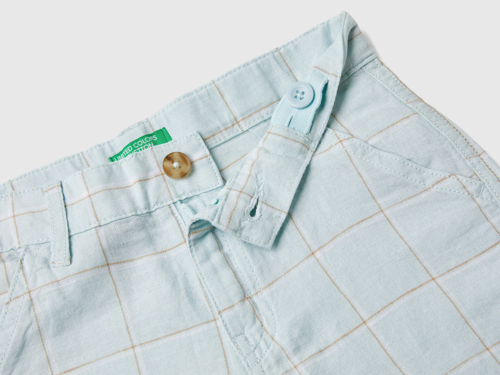 Bermuda a quadri in misto lino da bimbo celeste 3 | Benetton Outlet