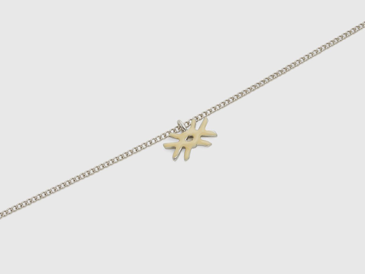 Collana con pendente logo chiaro