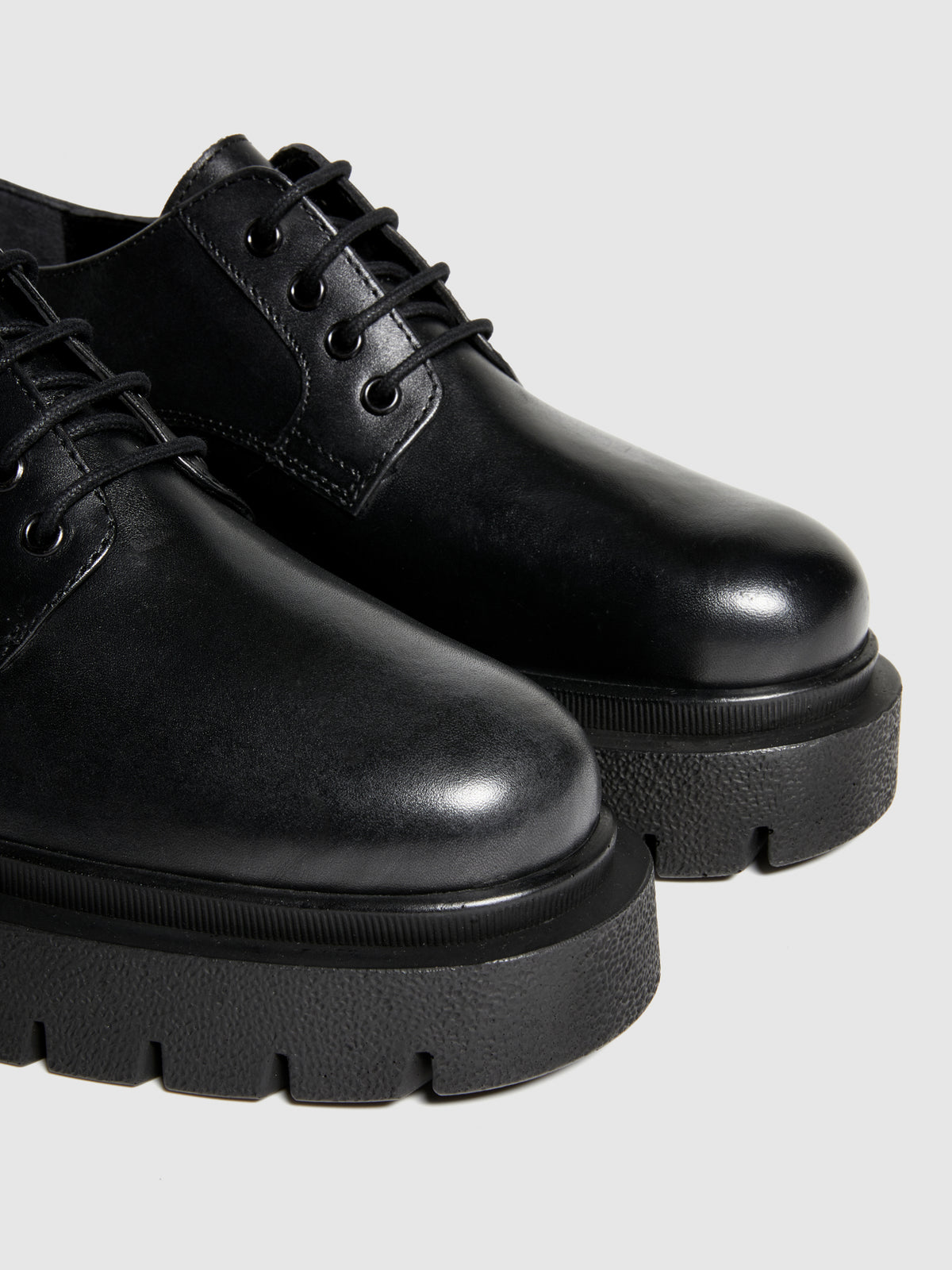 Derby in pelle con suola chunky