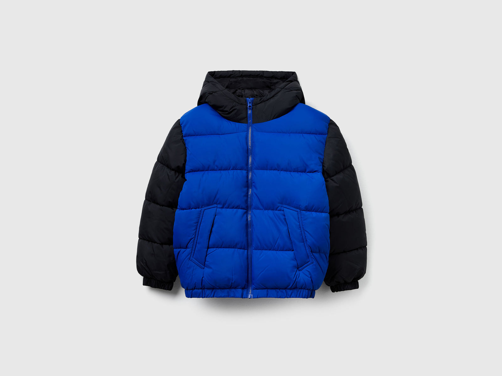 Giubbotto imbottito con cappuccio da bambino bluette | Benetton Outlet