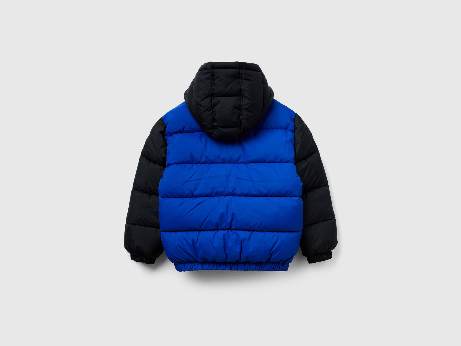 Giubbotto imbottito con cappuccio da bambino bluette 2 | Benetton Outlet