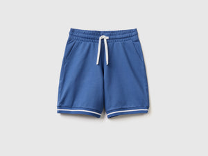 Shorts in morbida felpa di puro cotone con fondo a costine rigate