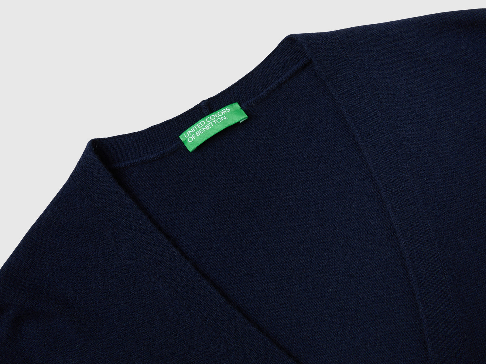 Cardigan scollo a V in pura lana Merino da uomo blu scuro 3 | Benetton Outlet