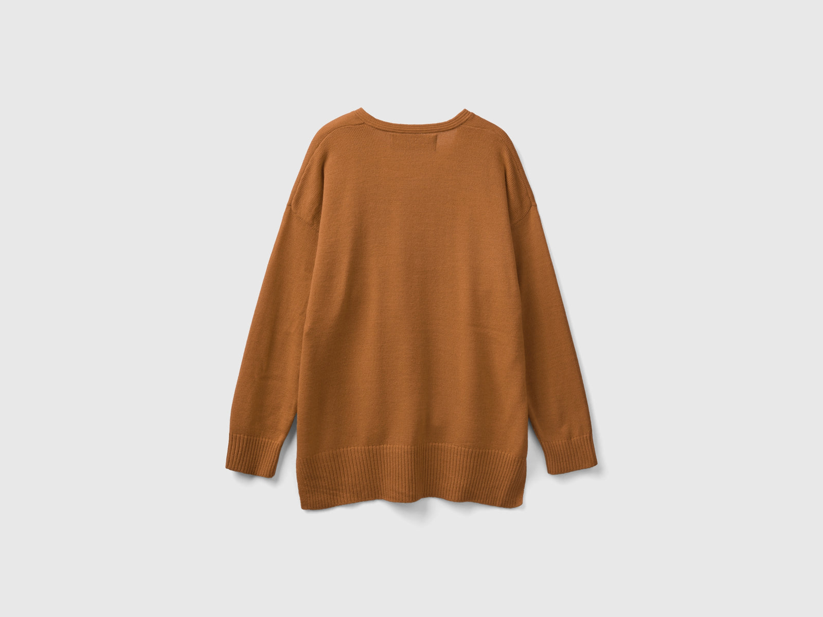 Maglia scollo a V over fit da donna cammello 2 | Benetton Outlet