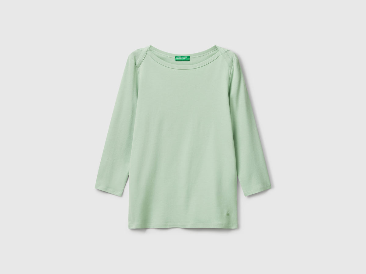 T-shirt con scollo a barchetta