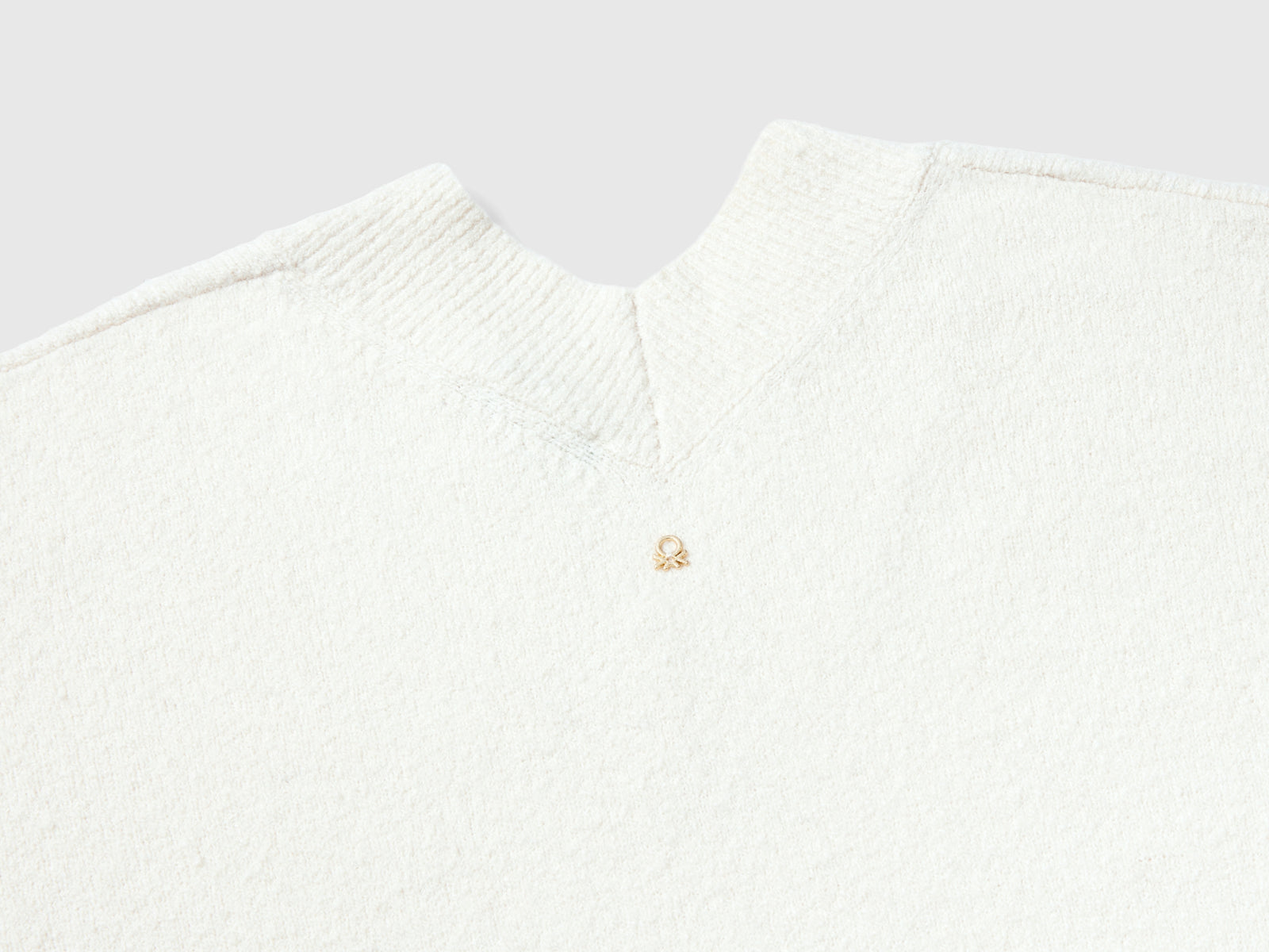 Maglia con scollo a V da donna bianco panna 3 | Benetton Outlet