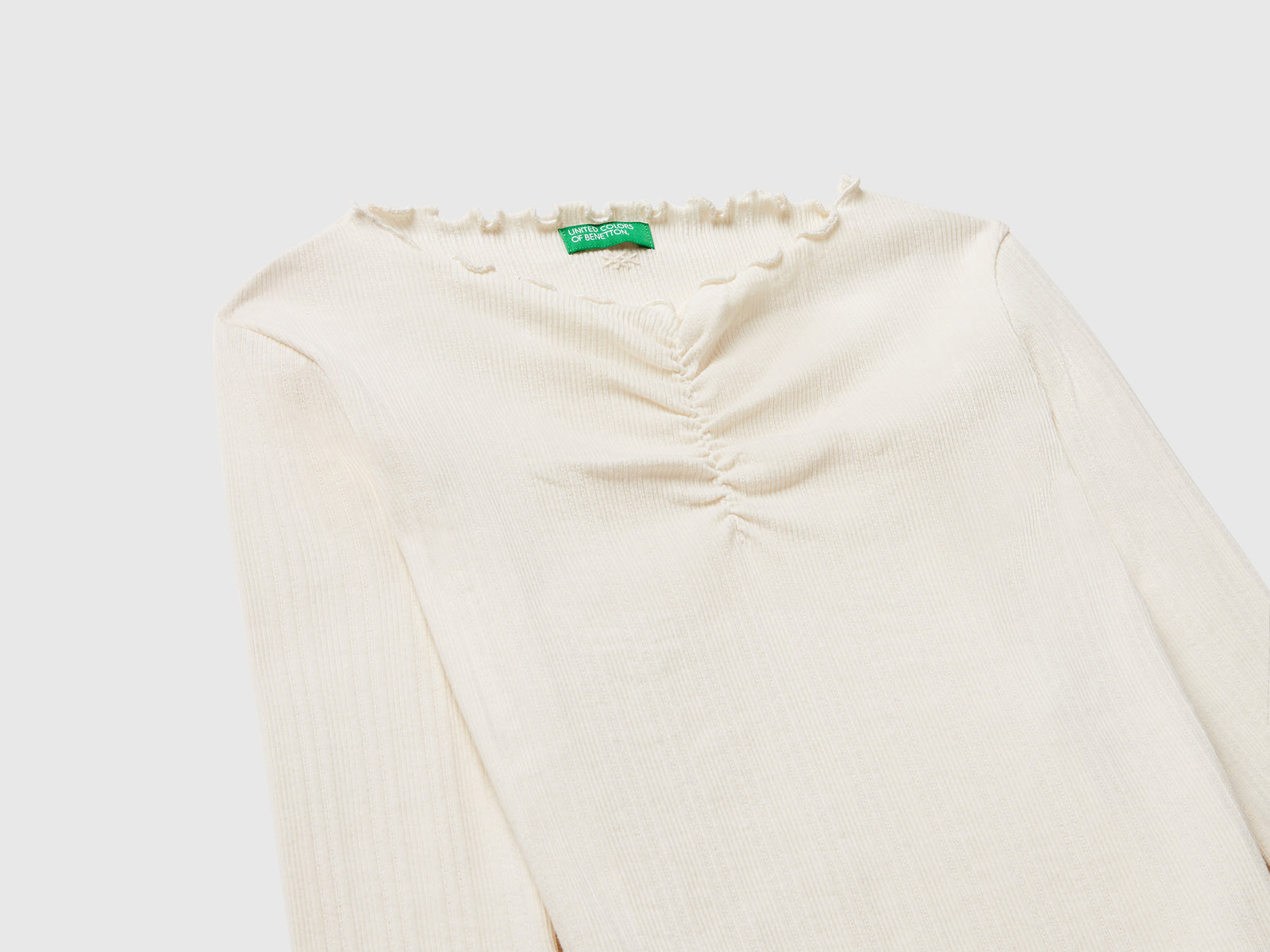 Maglietta con bordi ondulati da bambina bianco panna 3 | Benetton Outlet