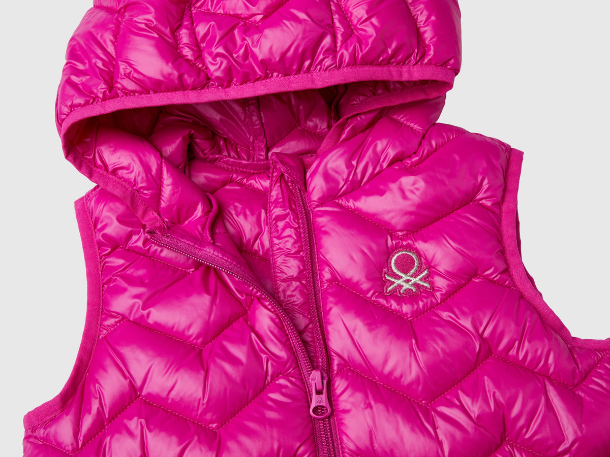 Gilet imbottito in ovatta 3D con cappuccio