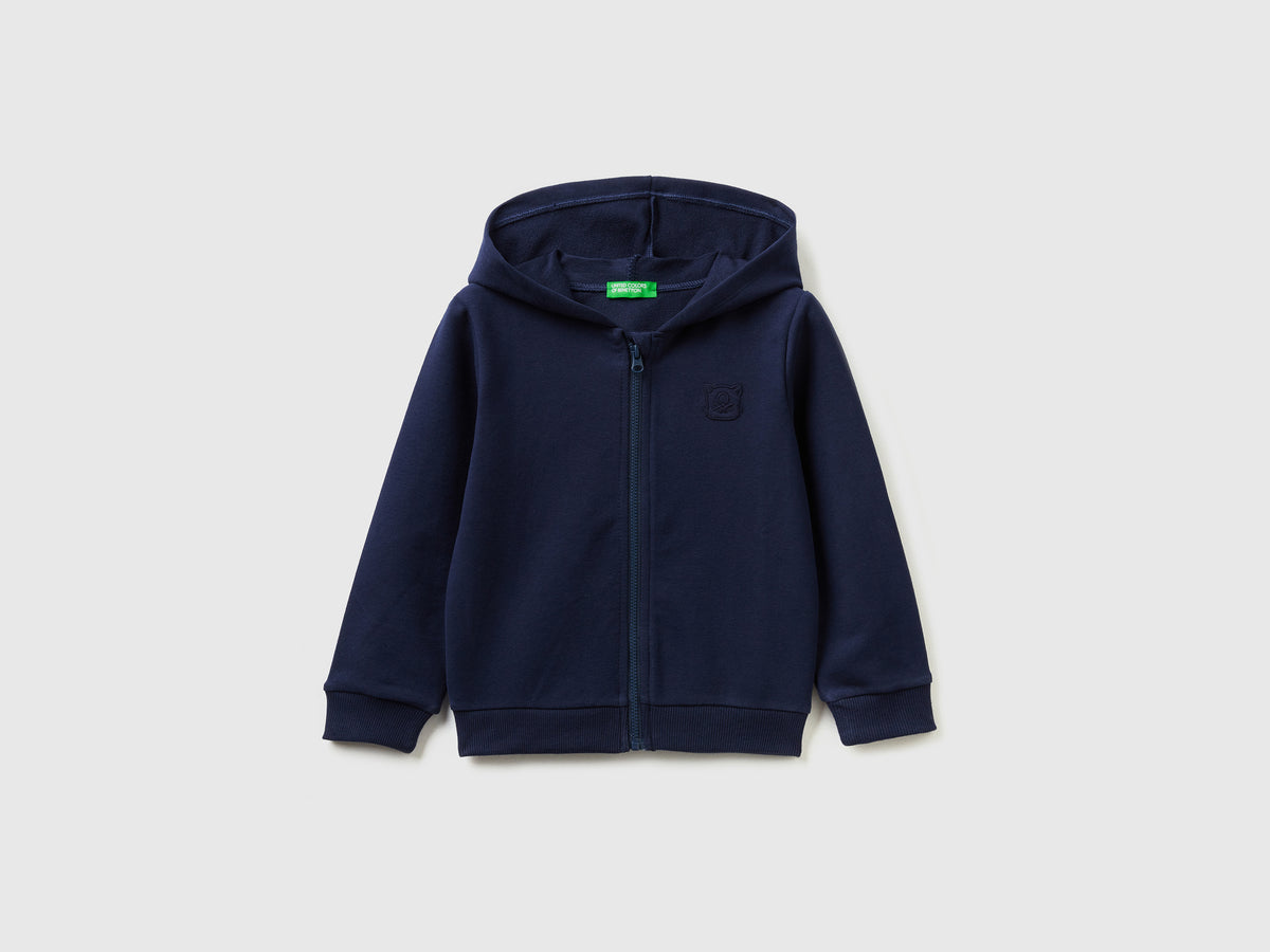 Calda felpa con zip e ricamo logo