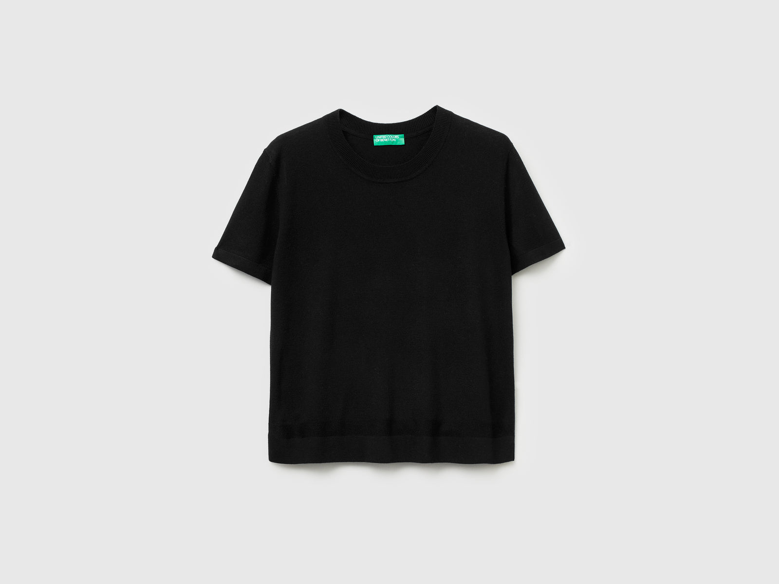 Maglia manica corta in misto seta da donna nero | Benetton Outlet