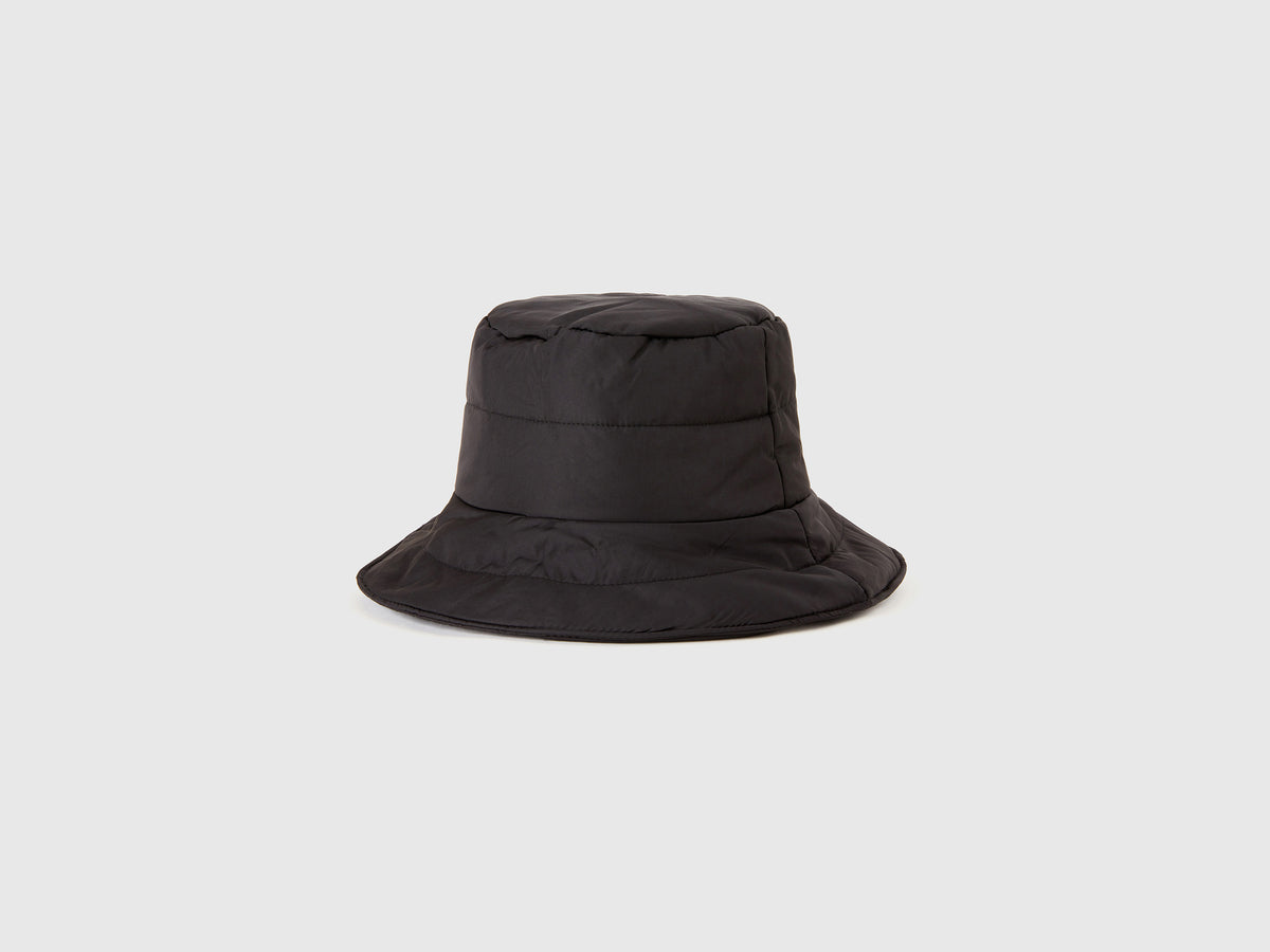 Cappello imbottito trapuntato