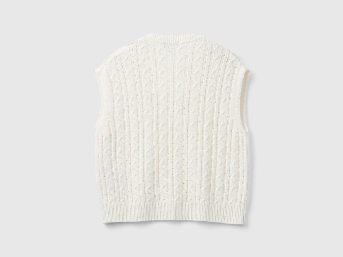 Boxy fit vest with braids and perforations