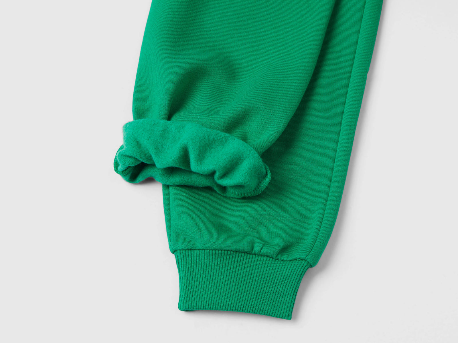 Pantaloni in calda felpa con stampa da bambino verde 3 | Benetton Outlet