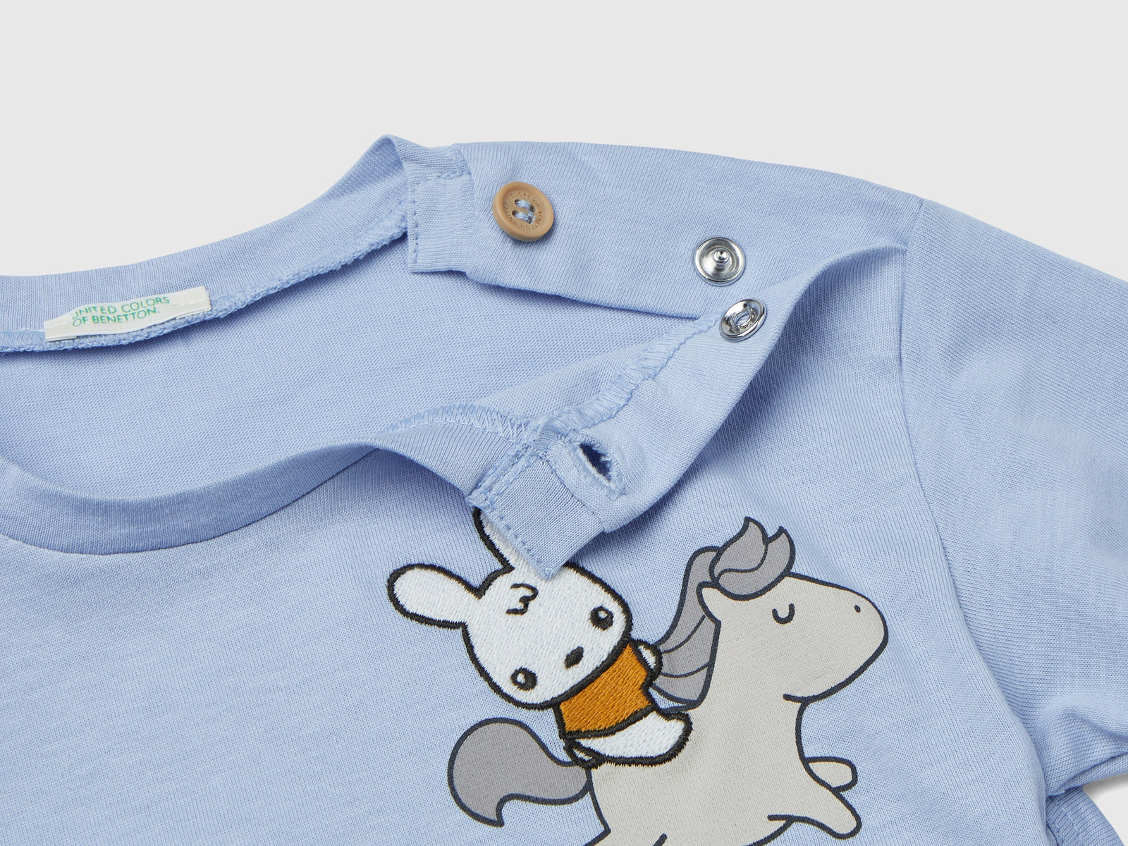 Maglietta con stampa in cotone bio da neonato celeste 2 | Benetton Outlet