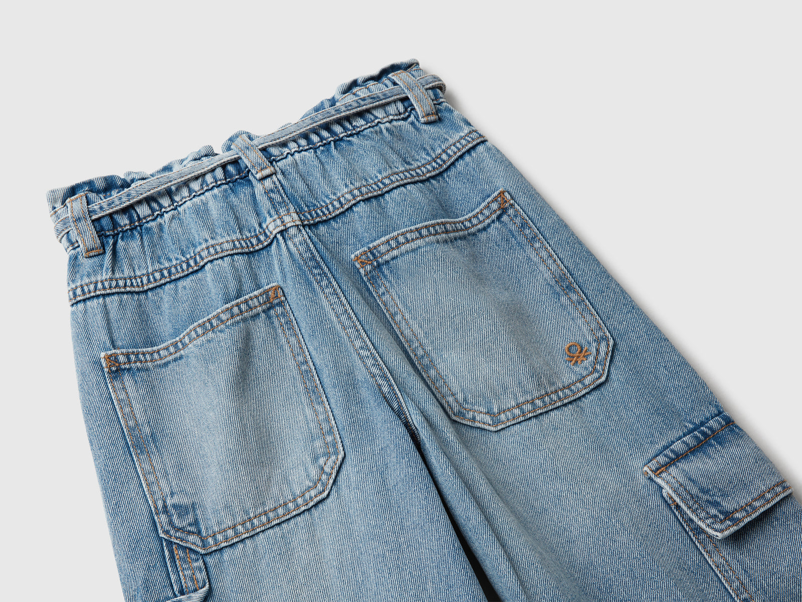 Jeans cargo wide fit da bambina azzurro | Benetton Outlet