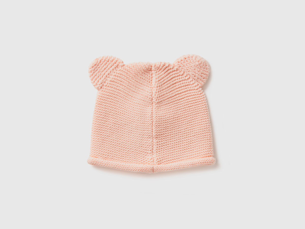 Cappellino crochet con applicazioni