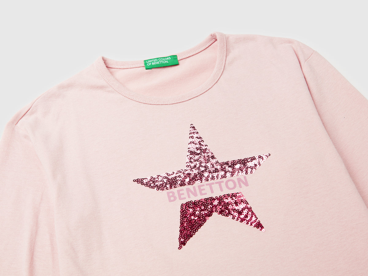 T-shirt in caldo cotone con paillettes