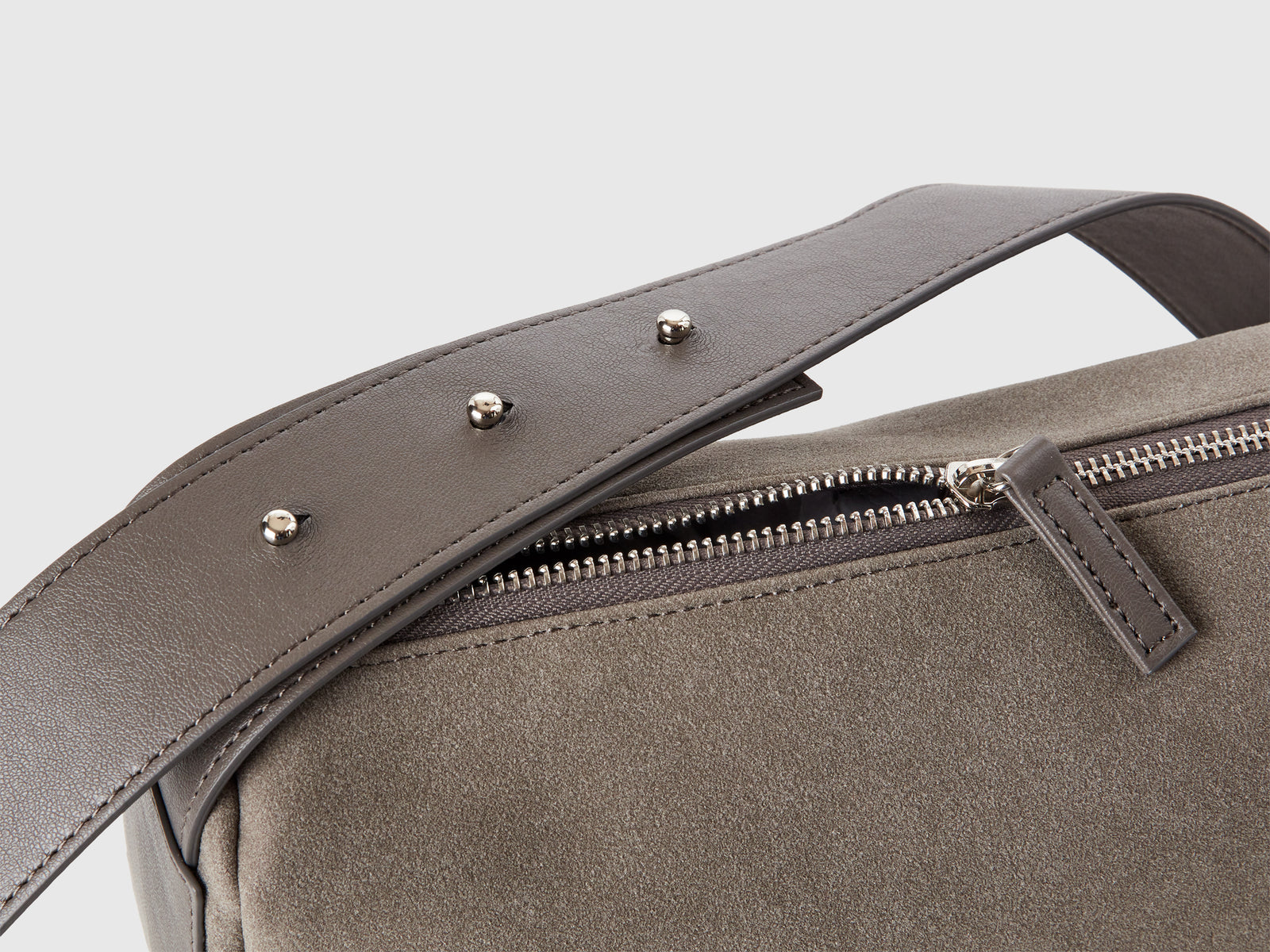 Borsa a spalla effetto scamosciato da donna grigio 3 | Benetton Outlet