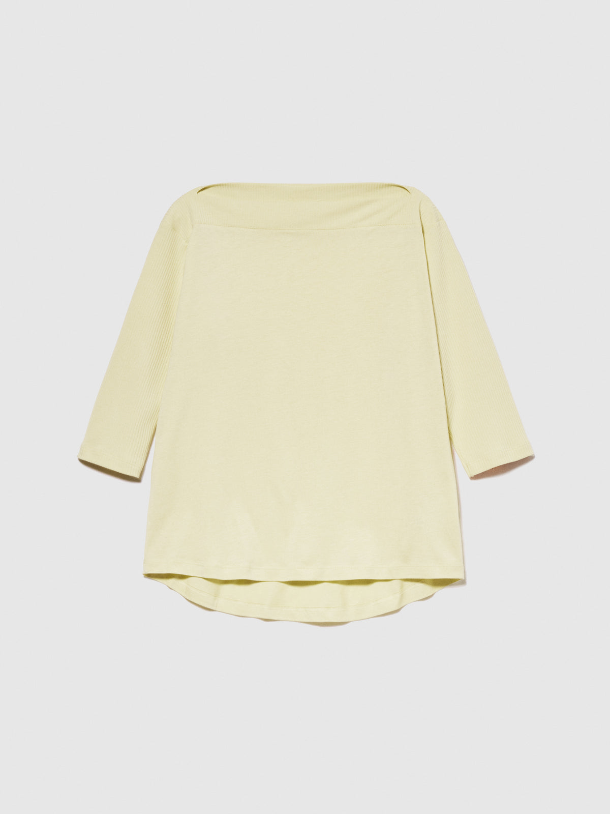 T-shirt con fondo stondato