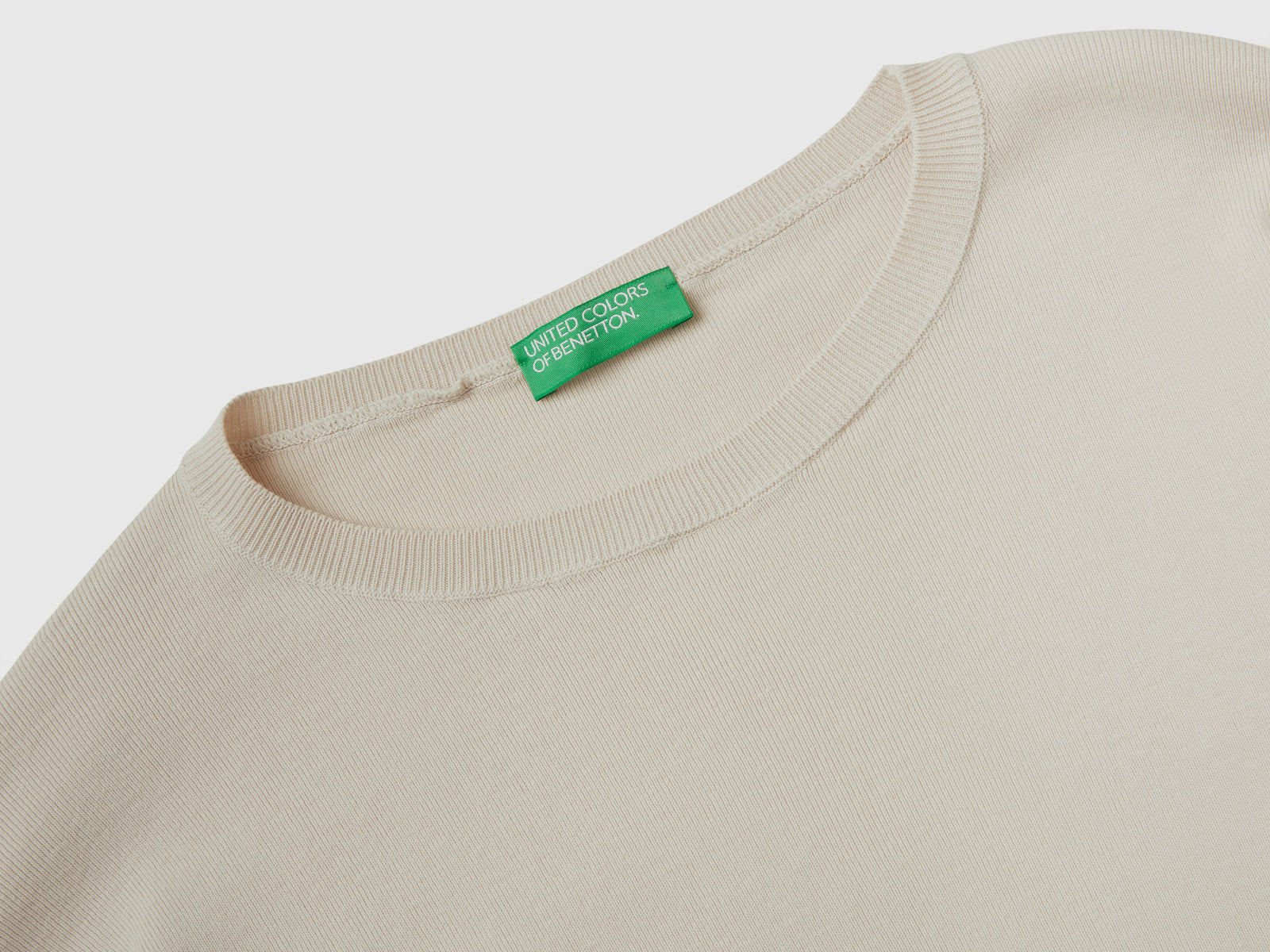 Maglia in cotone con scollo rotondo da donna beige 3 | Benetton Outlet