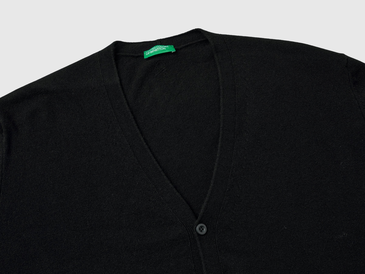 Cardigan scollo a V in pura lana Merino