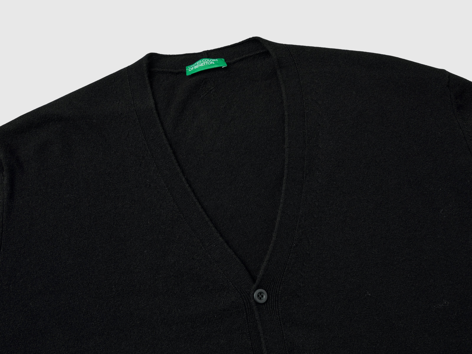Cardigan scollo a V in pura lana Merino da uomo nero 3 | Benetton Outlet