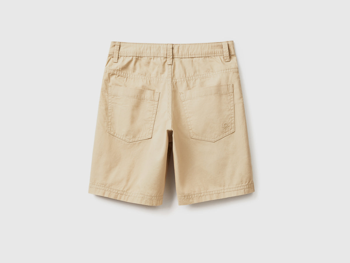 Pantaloni corti cinque tasche in tessuto leggero di puro cotone