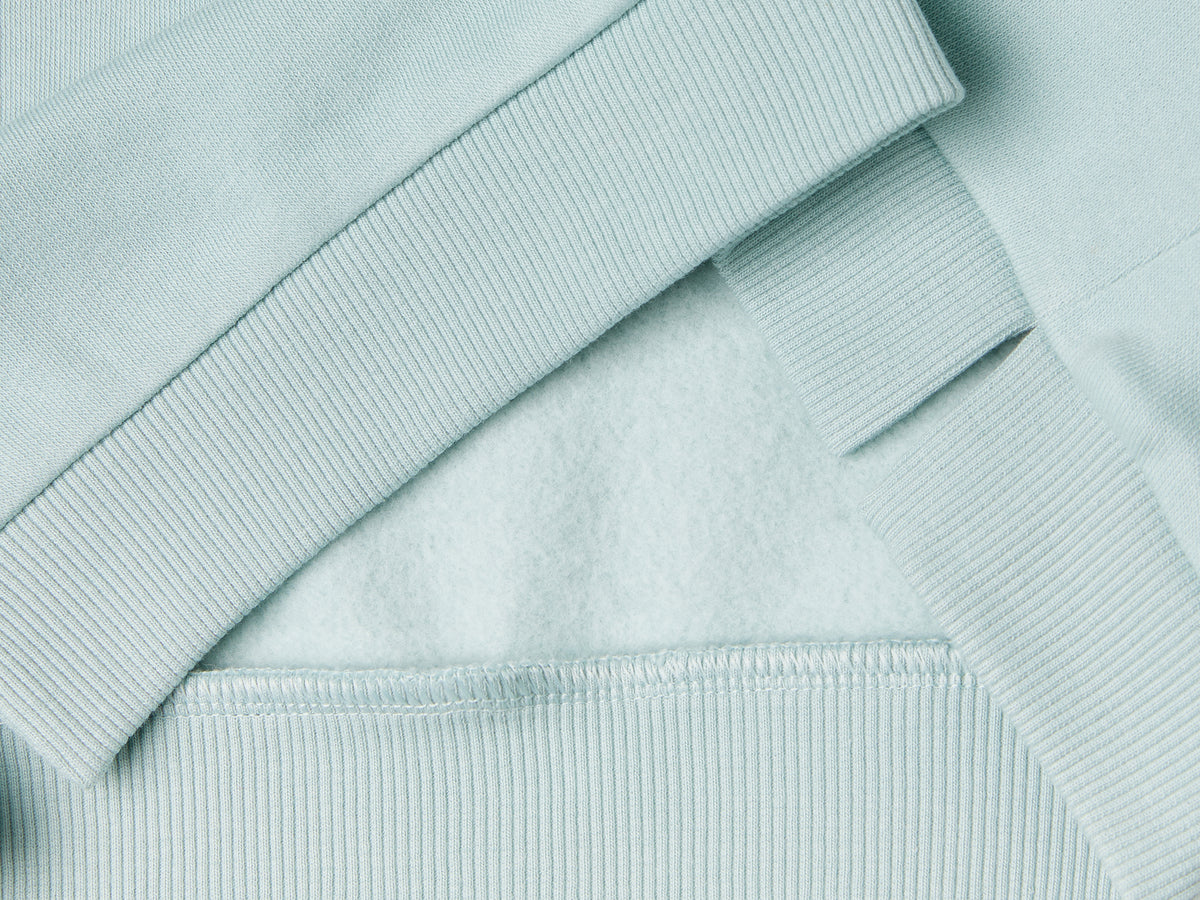 Closed sweatshirt with glitter print