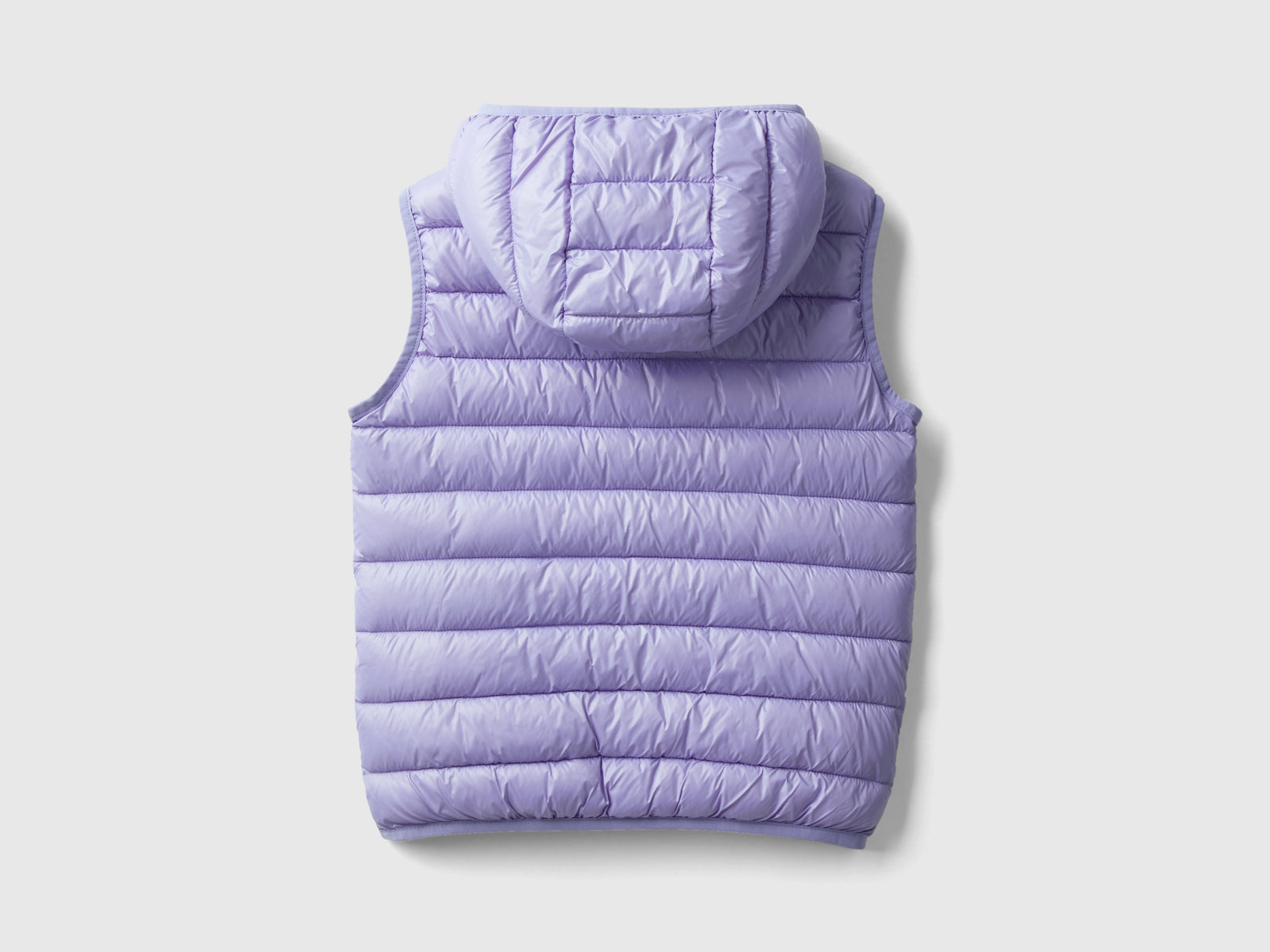 Gilet imbottito con cappuccio da bambina lilla 2 | Benetton Outlet