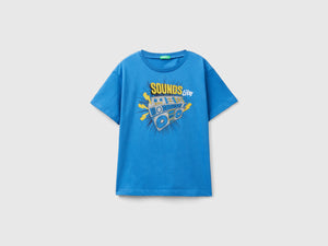 T-shirt con stampa gommata