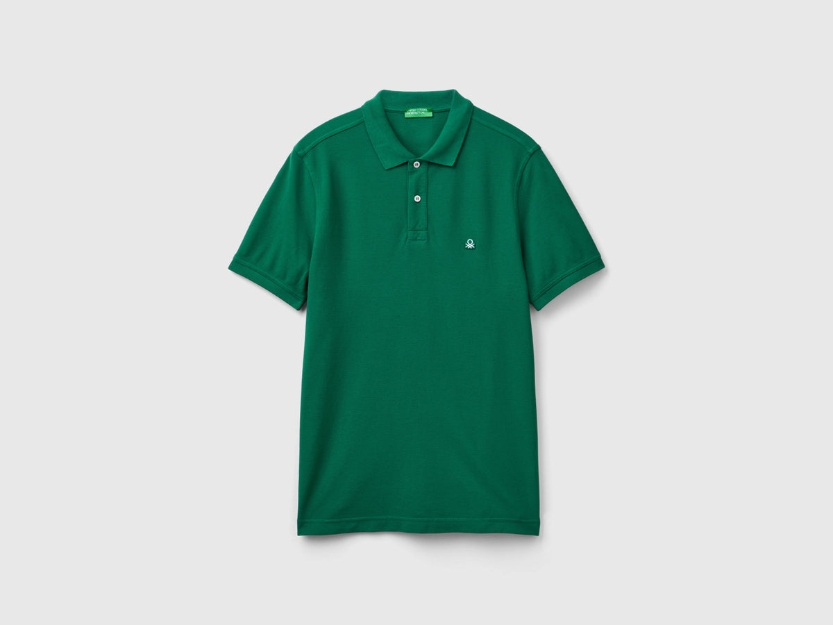 Polo de corte regular