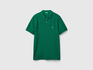 Polo de corte regular