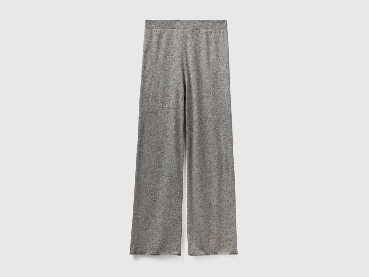 Wide trousers in a wool and cashmere blend