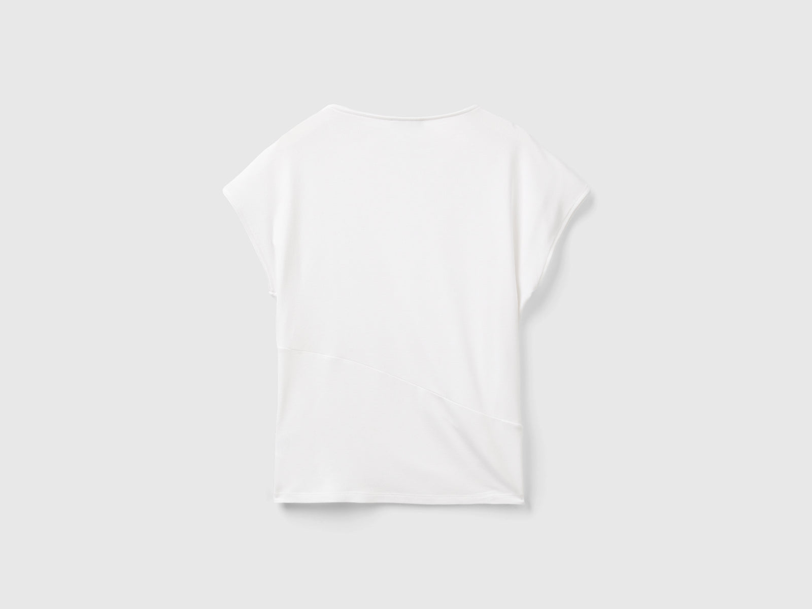 T-shirt fluida con nodo da donna bianco 2 | Benetton Outlet